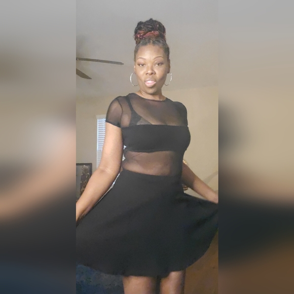 BLACK DRESS - Picture 3 of 4